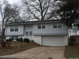 301 Sumter Dr, Belleville, IL 62221-5747