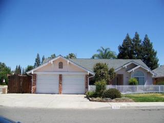1154 Kenosha Ave, Fresno, CA 93720-2221