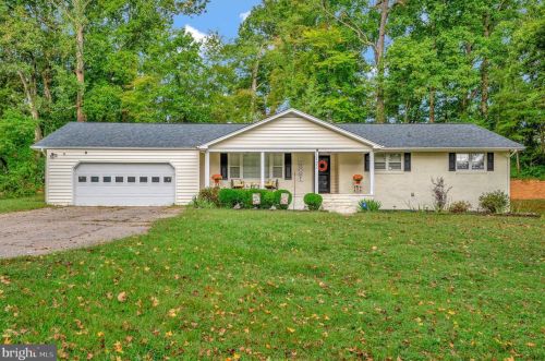 1102 Westwood Dr, Fredericksburg, VA 22401-5233