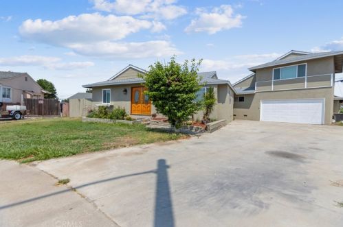 613 Glenwood Pl, Anaheim, CA 92805-2144