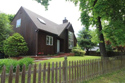 11 Vollmer Ave, Norwalk, CT 06851-4116