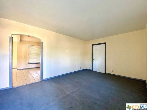 1703 Travis Ave, Victoria, TX 77901-3171