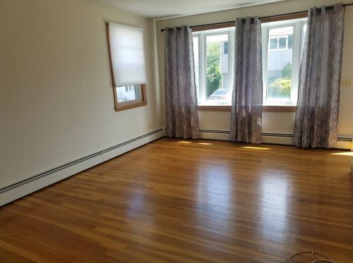 16 Minto St, Providence, RI 02908-4059