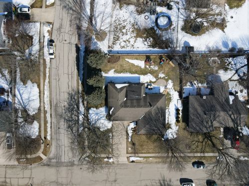 365 Conlin Ave, Sycamore IL  60178-3025 exterior