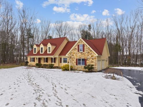 24 Random Rd, Rye, NH 03870-2314