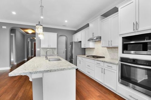 15601 Cinca Terra Dr, Austin TX  78738 exterior