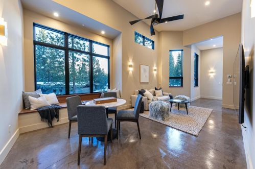 11761 Bottcher Loop, Truckee CA  96161-2792 exterior