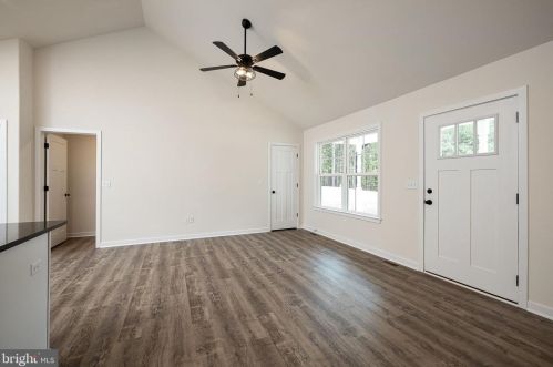 890 Days Bridge Rd, Mineral, VA 23117-4985