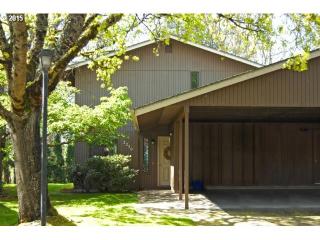 2250 Ridgeway Dr, Eugene, OR 97401-6562