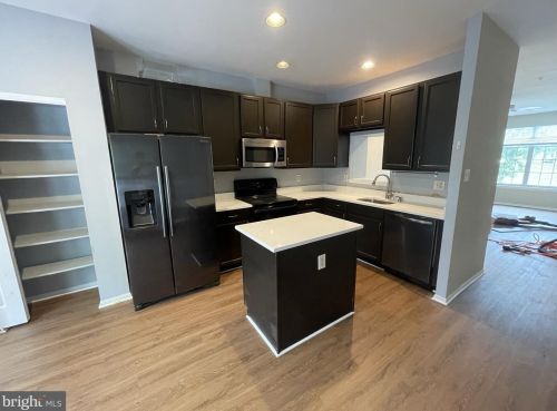 8432 Gold Sunset Way, Columbia MD  21045-7407 exterior