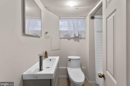 821 Bonifant St, Silver Spring MD 20910-5530 exterior