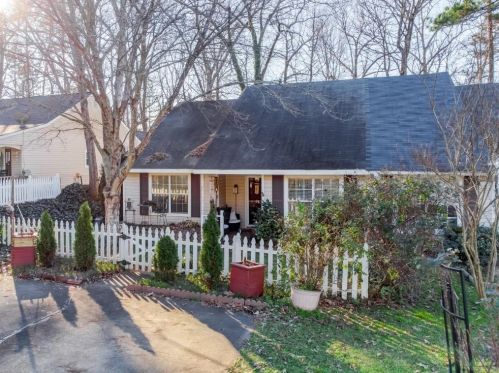 5131 Hill Farm Dr, Holly Springs, GA 30188-4031