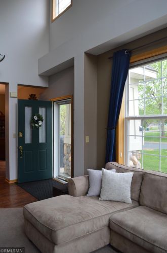 1888 Bluestem Ln, Saint Paul MN  55126-5018 exterior