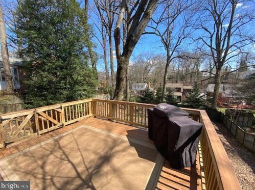 10211 Sutherland Rd, Silver Spring MD 20901-2236 exterior