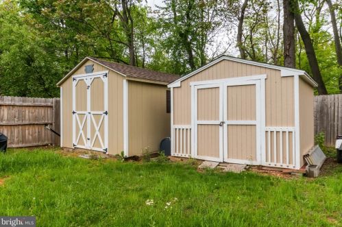 26 Raging River Rd, Falling Waters WV  25419-4247 exterior