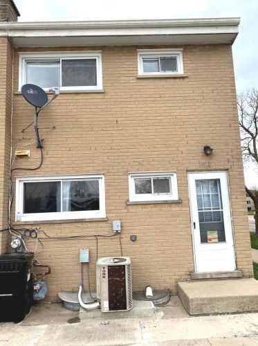 7920 Lawrence Ave, Chicago IL  60706-3290 exterior