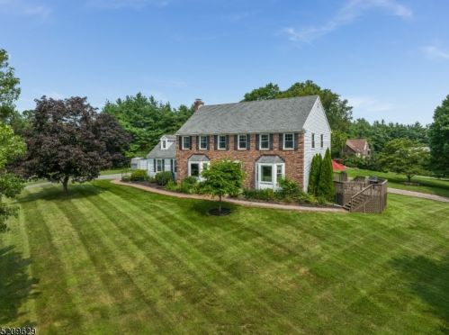 1 Woodstock Ln, Annandale, NJ 08801-3426