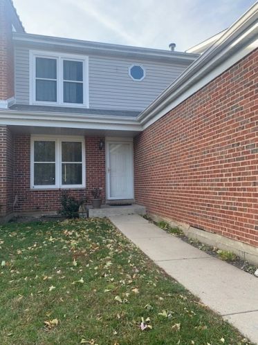 2140 Williamsburg Dr, Palatine, IL 60074-1429