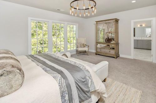 4035 Haverhill Dr, Atlanta GA  30342-3881 exterior