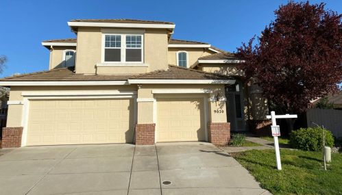 9020 Mosely Ct, Elk Grove, CA 95624-1271
