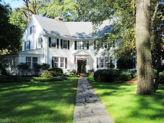 1422 Daniel Ave, Norfolk, VA 23505-1726