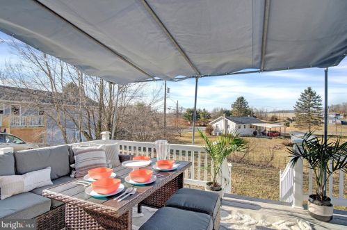 111 Fairview Dr, Carlisle PA  17013-8474 exterior