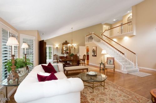 2036 Montecito Dr, Glendale CA  91208-1824 exterior