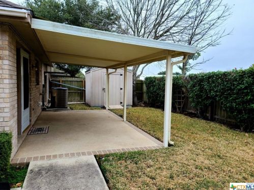 128 Gardenridge Dr, Seguin TX exterior