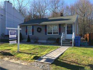 157 Pembroke Ave, Waterbury, CT 06704-1340