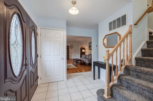 7808 Braemar Way, Springfield, VA 22153-2901