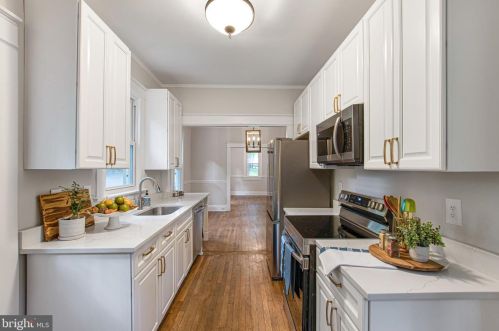 9715 Capitol View Ave, Silver Spring MD 20910-1033 exterior