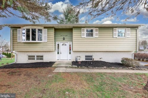 2518 Danielle Dr, York, PA 17315-4622