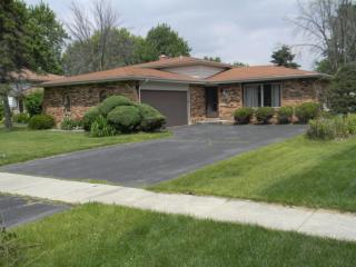 451 Manor Dr, Peotone, IL 60468-9405