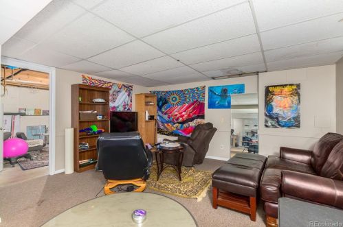 7556 Rosemary Cir, Englewood CO 80112-6421 exterior