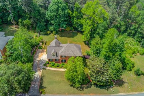 5445 Summer Cove Dr, Stone Mountain, GA 30087-2838