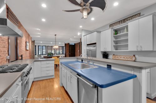 1034 2nd Ave, Tinton Falls NJ  07712-5834 exterior