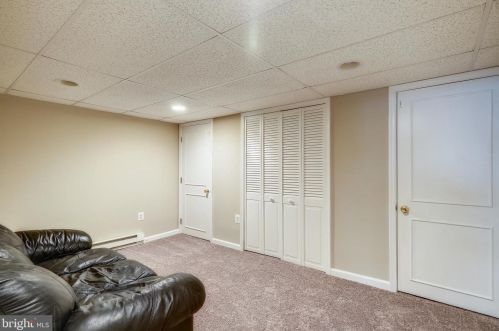 8401 Cedar St, Silver Spring MD 20910-4324 exterior