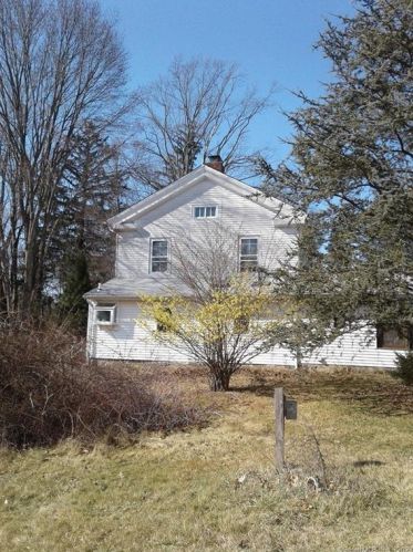 50 Walnut St, Upper Stepney, CT 06468-2546