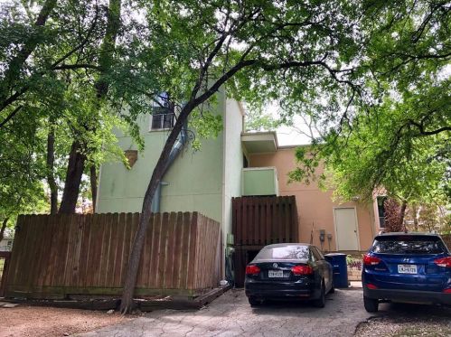 1121 Bluebonnet Ln, Austin, TX 78704-2006