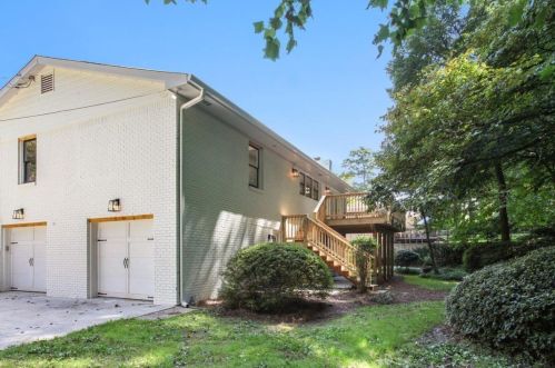 5730 Kayron Dr, Atlanta GA  30328-5120 exterior