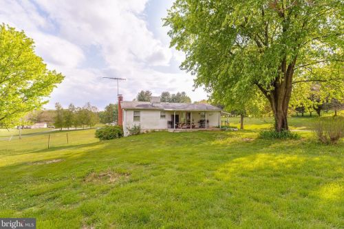 857 Oregon Trl, Harpers Ferry WV 25425-3144 exterior