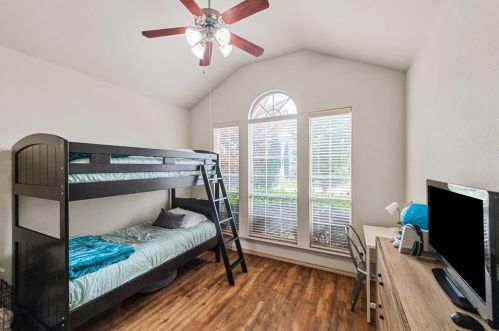 6108 Kristen Dr, Fort Worth TX  76131-1281 exterior