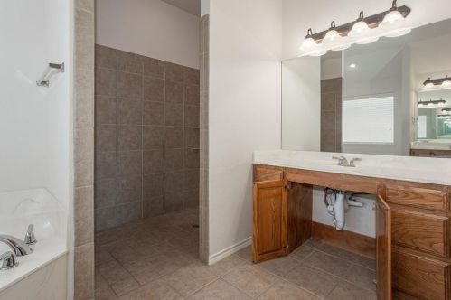 5424 Shasta Ridge Ct, Fort Worth TX  76123-2827 exterior