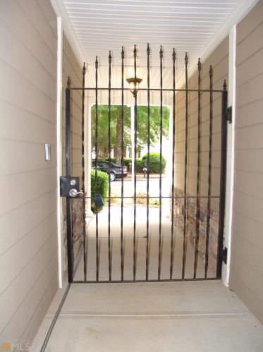 144 Cottage Club Dr, Locust Grove, GA 30248-4220