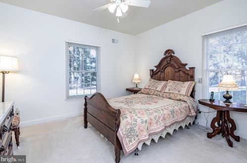 2 Birchwood Ct, Princeton NJ  08540-5041 exterior
