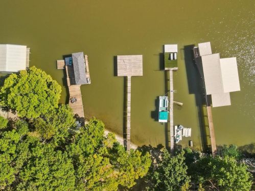 4220 Lakewood Dr, Fort Worth, TX 76135-2704