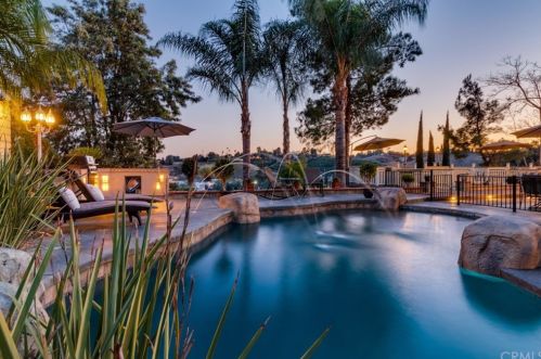 12219 Vista Crest Dr, Yucaipa, CA 92399-1559