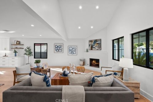 5326 Forbes Ave, Van Nuys CA  91436-1004 exterior