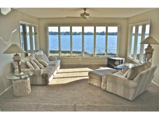 2765 Shadywood Rd, Orono MN  55331-9580 exterior