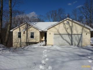 30 Goldfinch Rd, Durham, CT 06422-3222